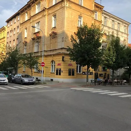 Cozy Rooms, 10 Min By Walk To The Center Apartment