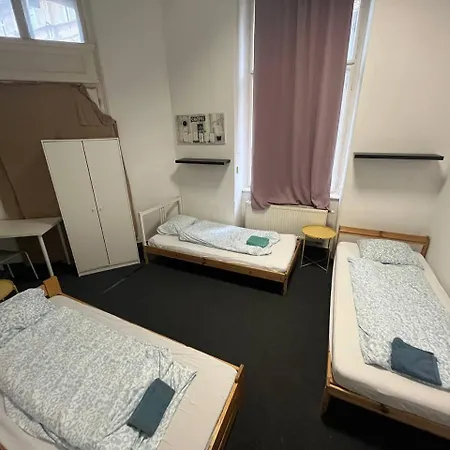Cozy Rooms, 10 Min By Walk To The Center Apartment